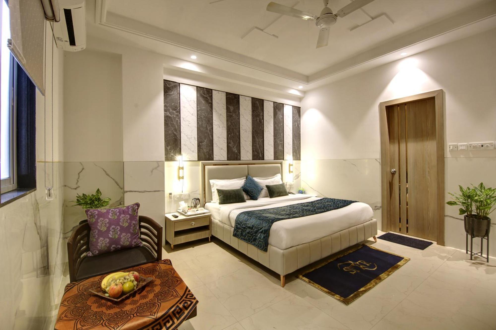 Delhi 37 By Star Group Near Delhi Airport * New Delhi