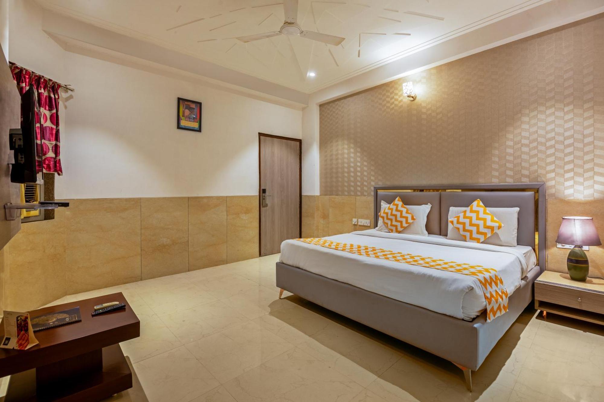 Delhi 37 By Star Group Near Delhi Airport Hotel New Delhi