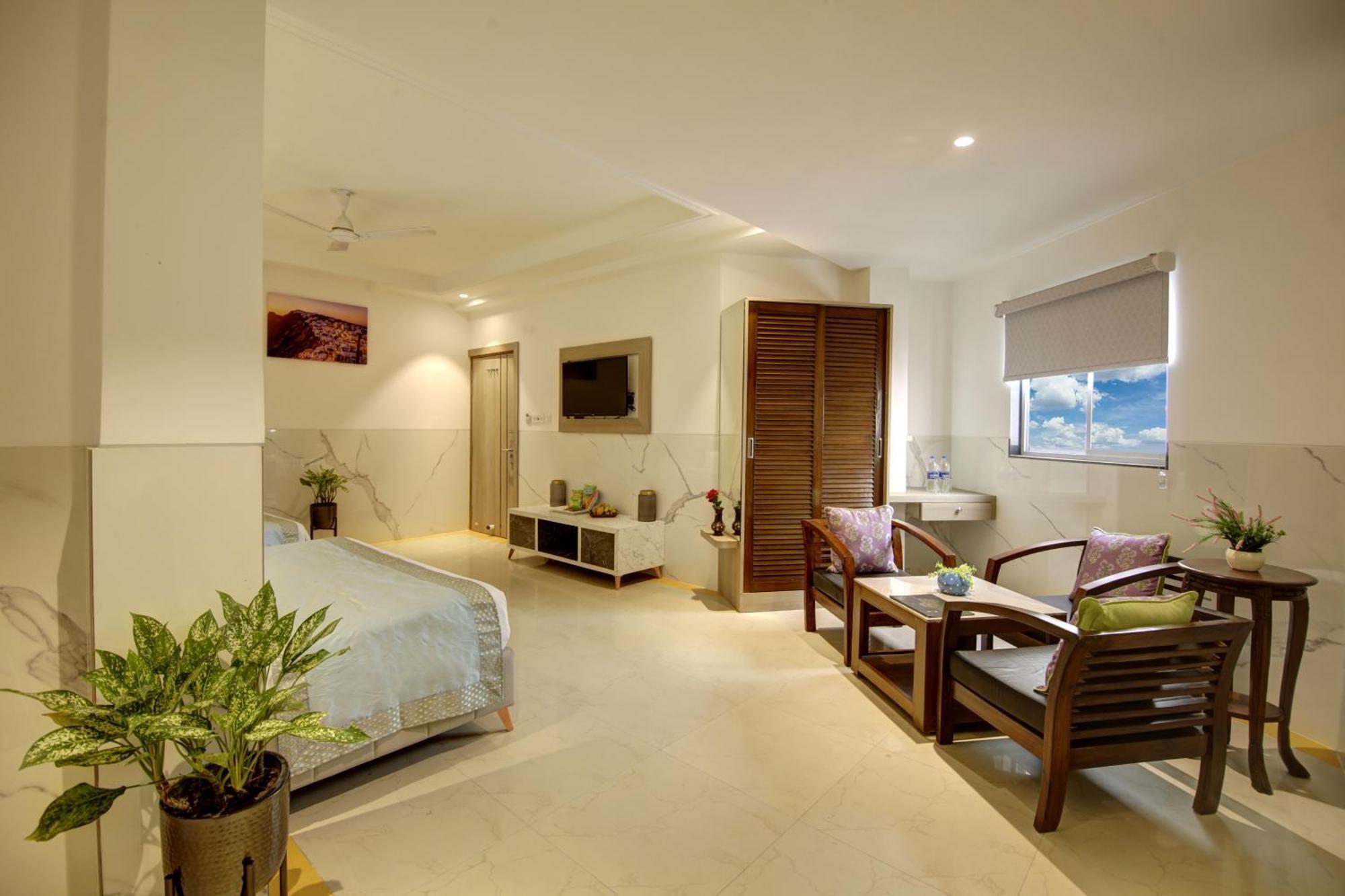 Delhi 37 By Star Group Near Delhi Airport Hotel