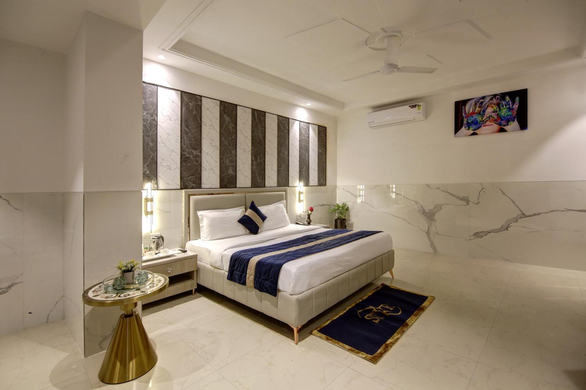 Delhi 37 By Star Group Near Delhi Airport * New Delhi