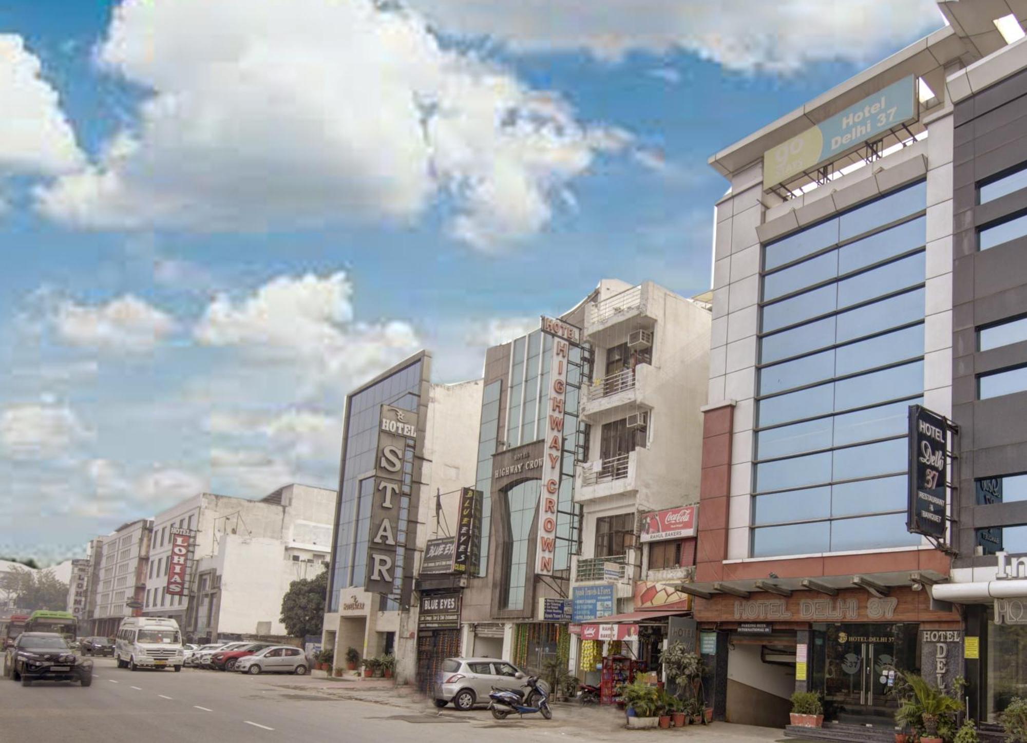 Hotel Delhi 37 By Star Group Near Delhi Airport