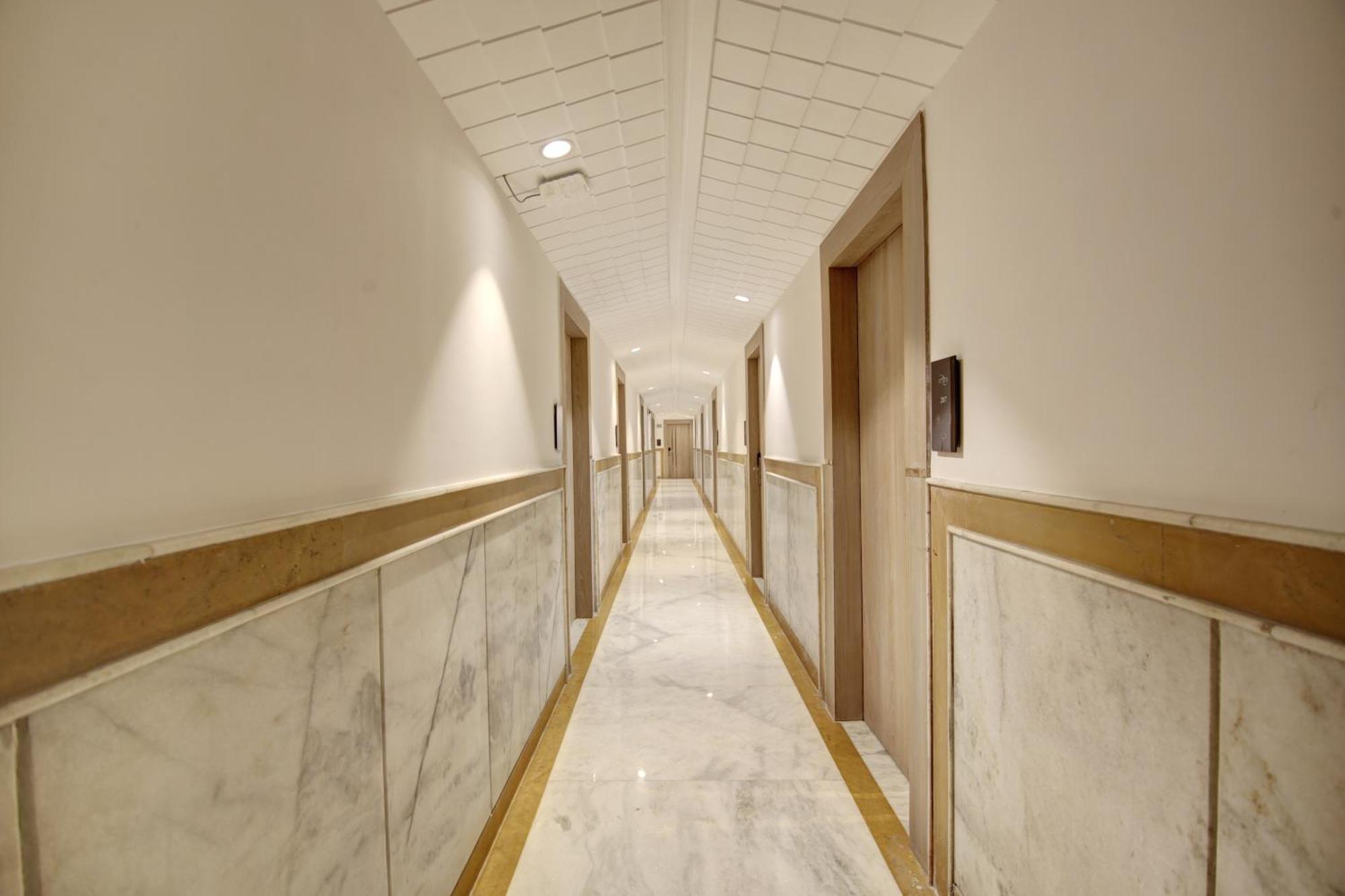 Delhi 37 By Star Group Near Delhi Airport Hotel *
