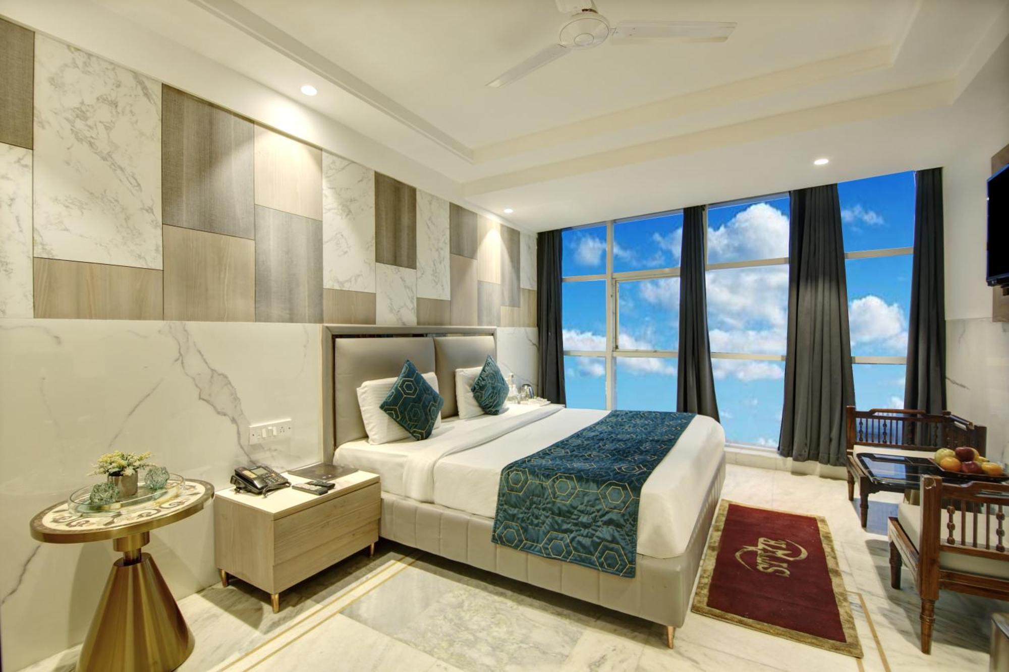 Hotel Delhi 37 By Star Group Near Delhi Airport *